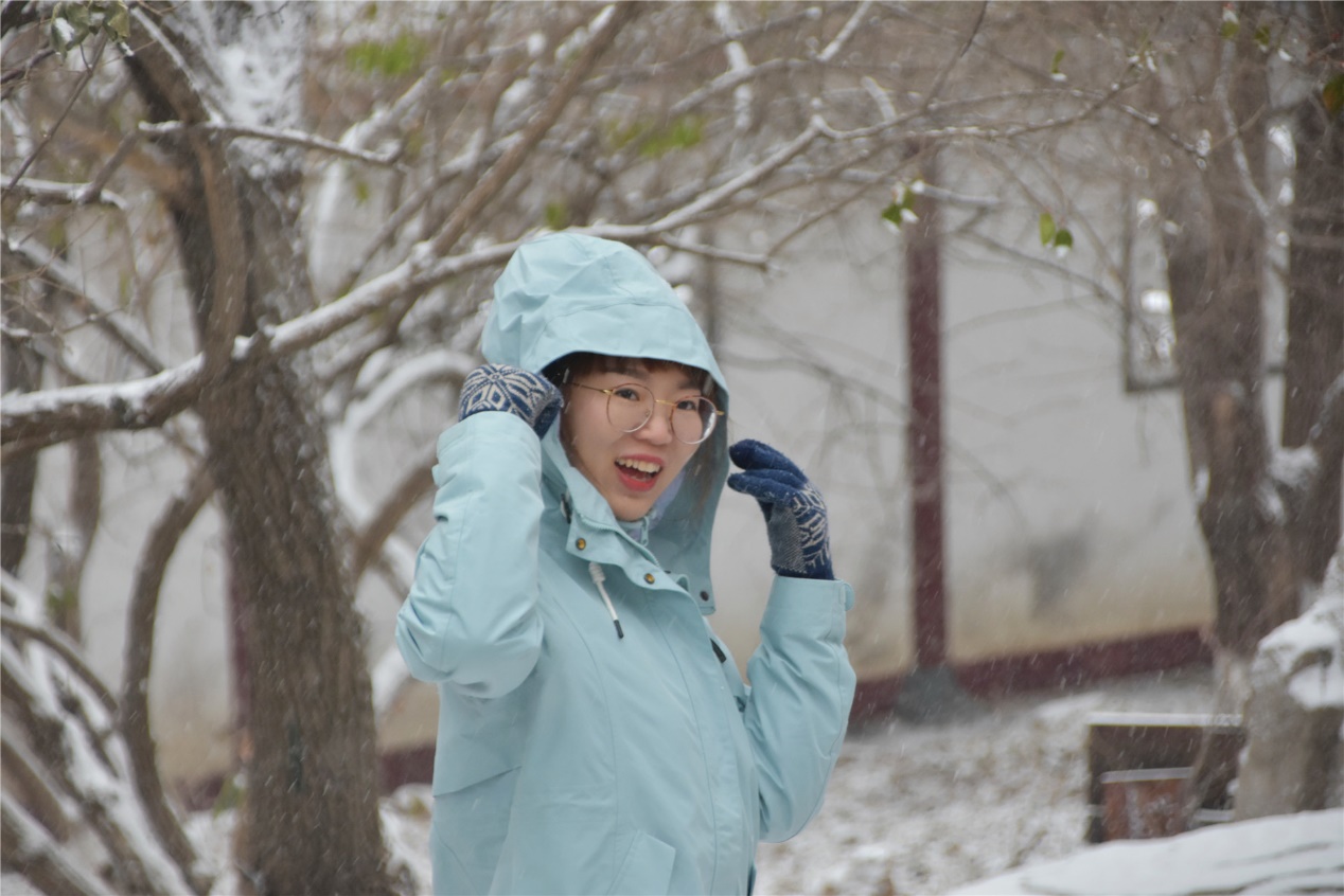 冲锋衣tnf好还是discovery好,保暖又轻薄的户外冲锋衣