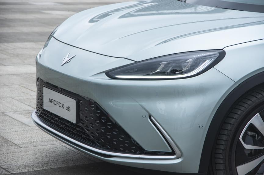 试驾｜极狐阿尔法S/阿尔法T，底盘调校有功底，均衡性很好