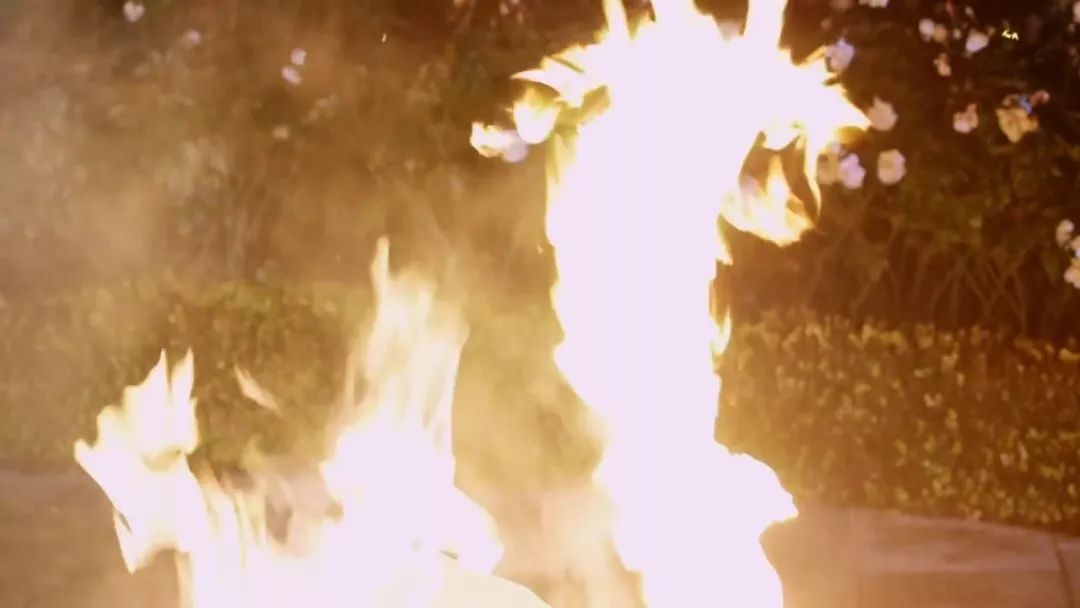 35克拉的大钻戒作为分手费，MariahCarey真的太幸福了