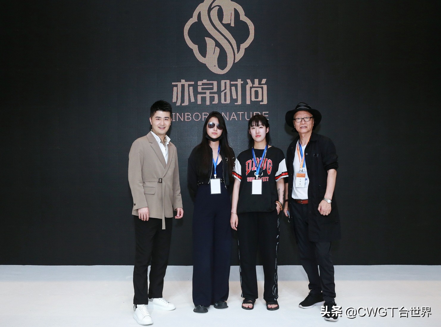 亦帛时尚羽绒服是品牌吗,亦帛时尚2021冬羽绒服发布会