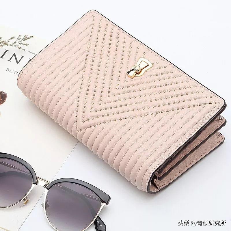 轻奢小众包包种草好看高级不撞款,比较小众的轻奢包包品牌