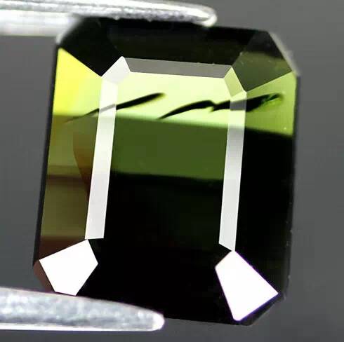 小假碧玺有什么危害,碧玺可用酒精辨真假不