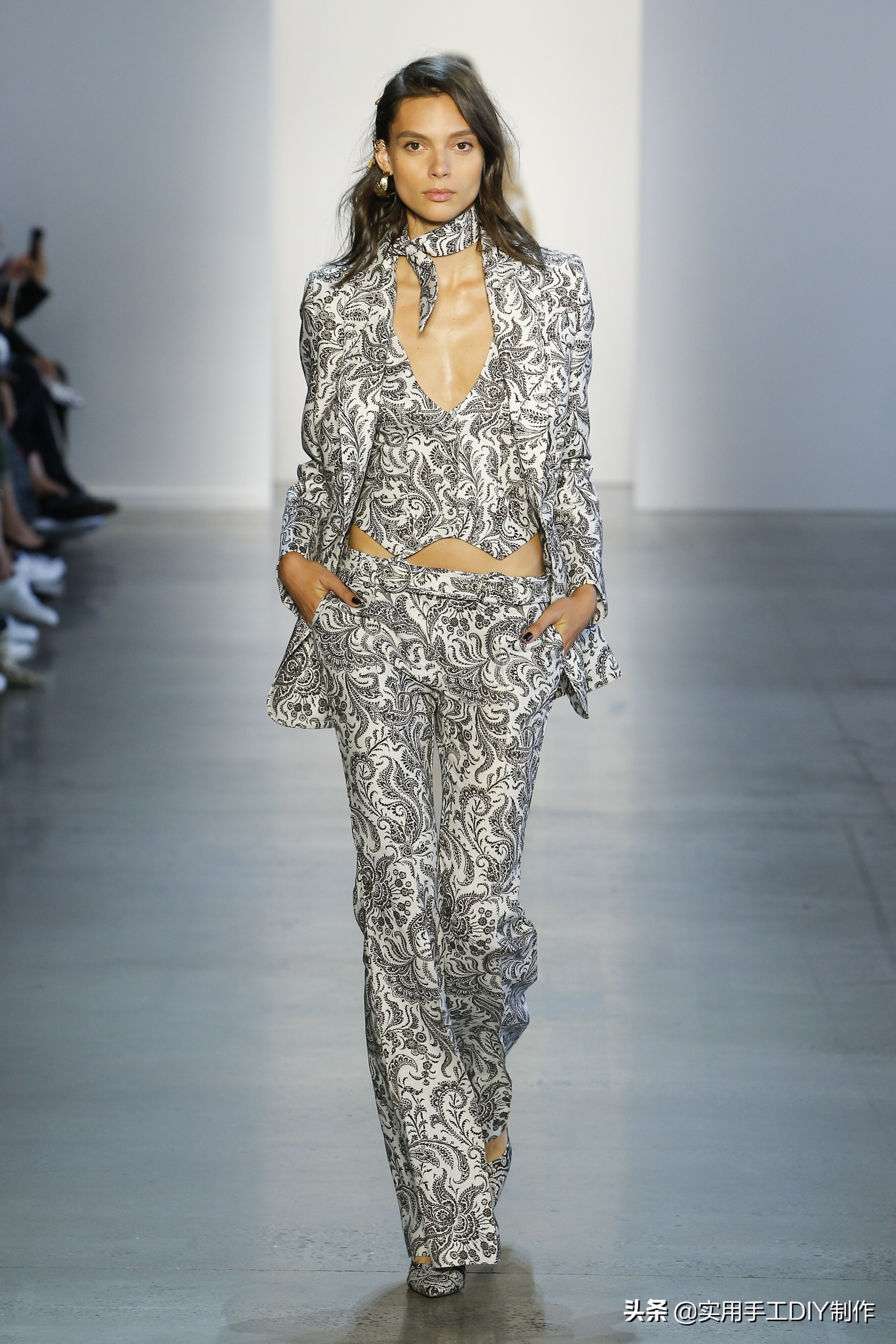 zimmermann连衣裙2019,zimmermann连衣裙2022春夏成衣系列