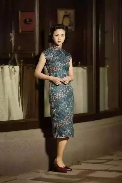 令人惊艳的旗袍服装,旗袍是中国女性的传统服装