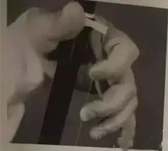 赵丹青二胡左手按弦力度,二胡赵寒阳讲左手无名指按弦