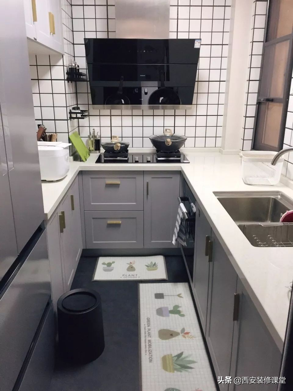 冰箱都放在房子什么位置,房子小冰箱太大真的占地方