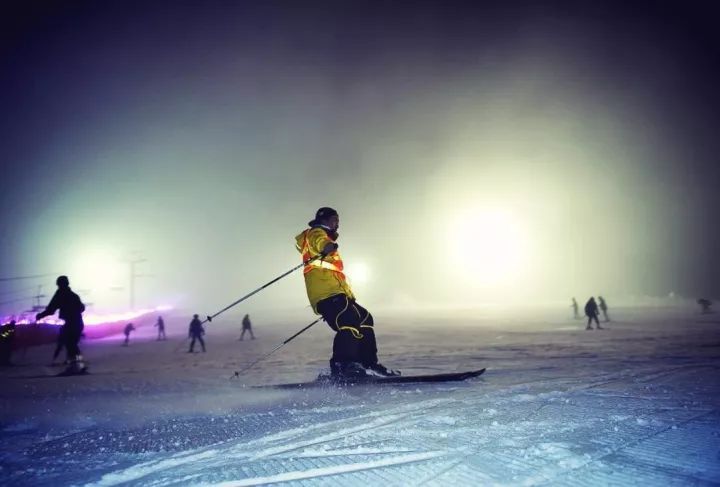 去西岭雪山玩雪要准备些什么,去西岭雪山滑雪需要先买门票吗
