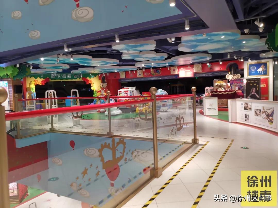 疫情来袭,三胞广场人气惨淡,多家店铺关门歇业!