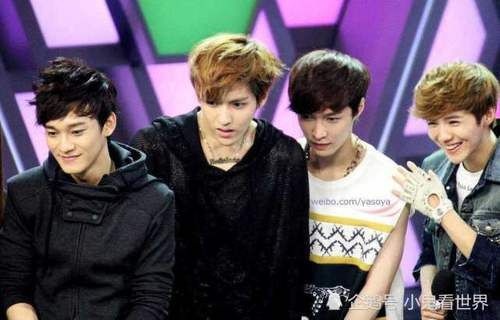 就提了句“张艺兴”，网友有必要炸成这样吗？