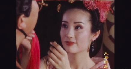 曾黎穿衣打扮图片大全,曾黎戴墨镜西装照片