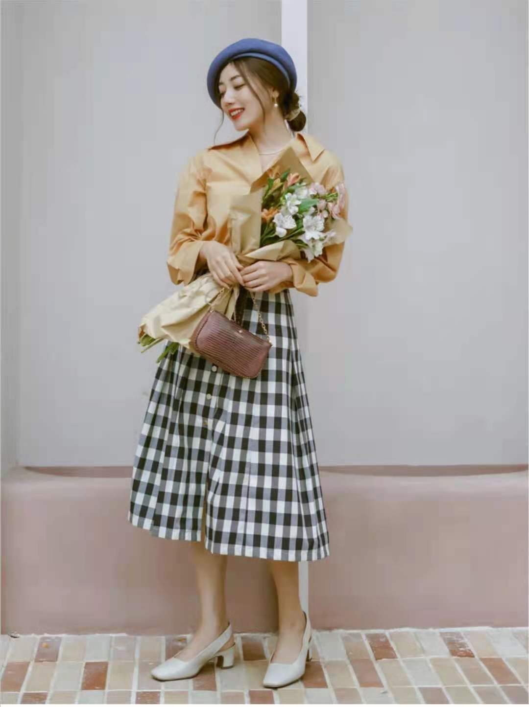 春天半身裙怎么搭配衣服,春天半身裙怎么搭配上衣图片