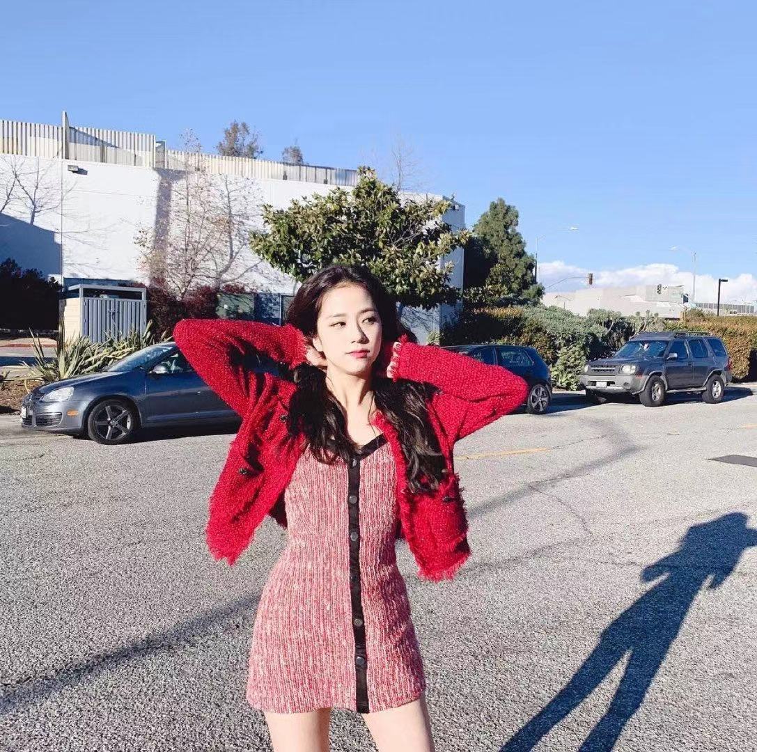 朴彩英和jennie的solo解说 (朴彩英solo能超过jennie吗)