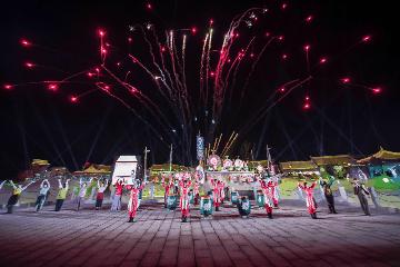 建业华谊兄弟电影小镇策划方案,郑州建业华谊兄弟电影小镇清明节