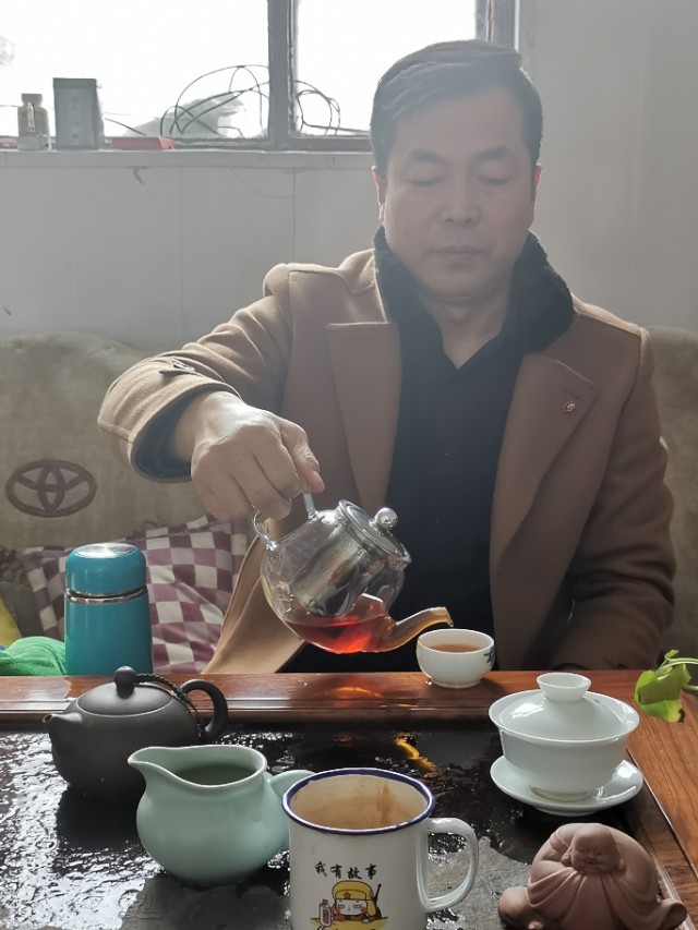 来自北庭汽修服务的帅哥马先生说，修车就是凭良心