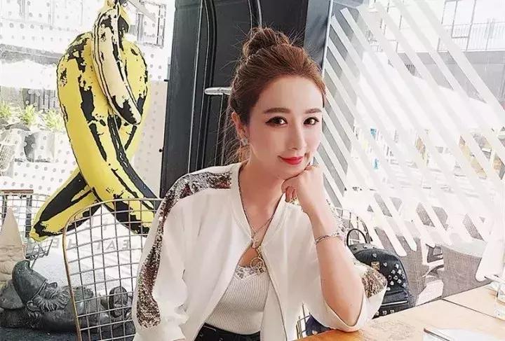 超越李佳琦的带货最多博主,张大奕李佳琦直播