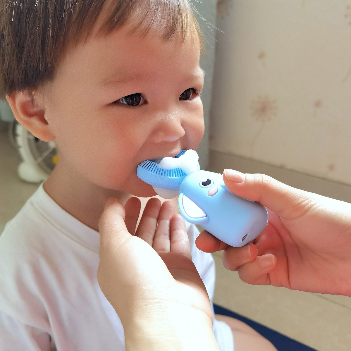 让宝宝爱上刷牙口含式电动牙刷,宝宝不爱刷牙用这款u型牙刷