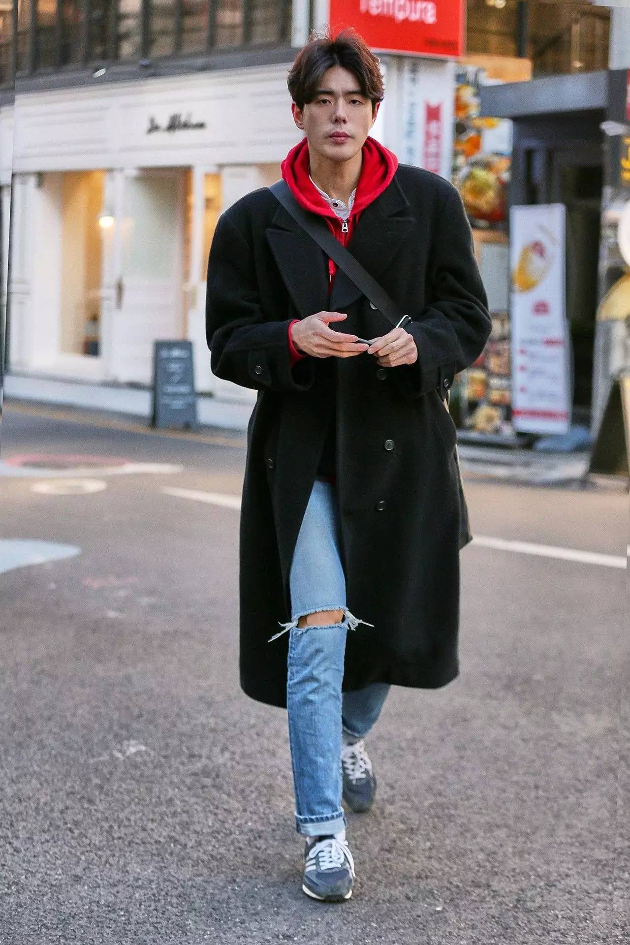 别再说每个男人衣柜里都需要一件风衣了!你们真的会搭配吗?