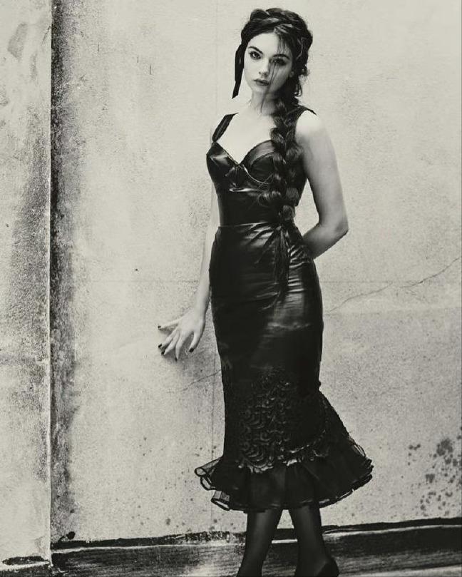 意大利女神莫妮卡·贝鲁奇，17岁女儿长得真漂亮，继承妈妈的美貌