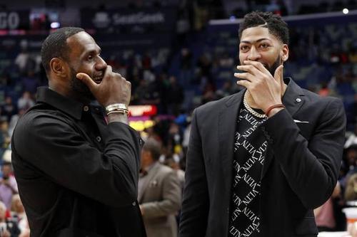 詹姆斯戴维斯湖人冠军,詹姆斯戴维斯合体湖人夺冠