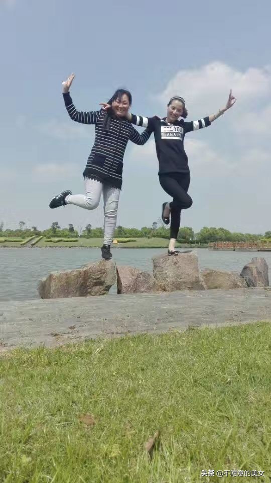 可爱的少妇自拍越来越丰满越来越成熟了