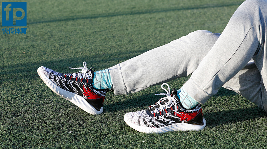 匹克态极2警告色开箱,匹克态极小球测评