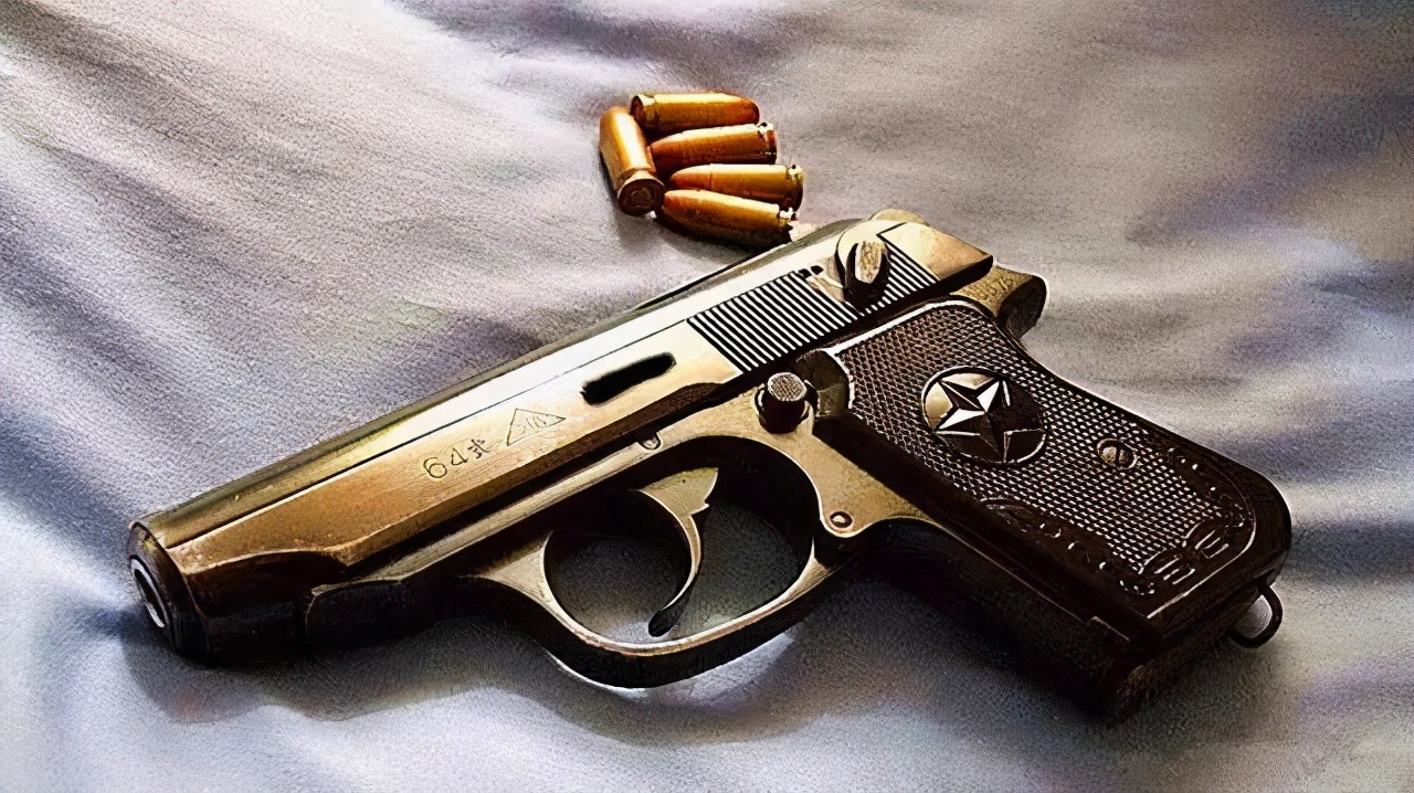 航天员有没有带上枪,苏联给宇航员配备了什么枪