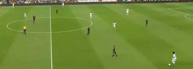 防守型边后卫怎么踢,中后卫和边后卫哪个更难踢