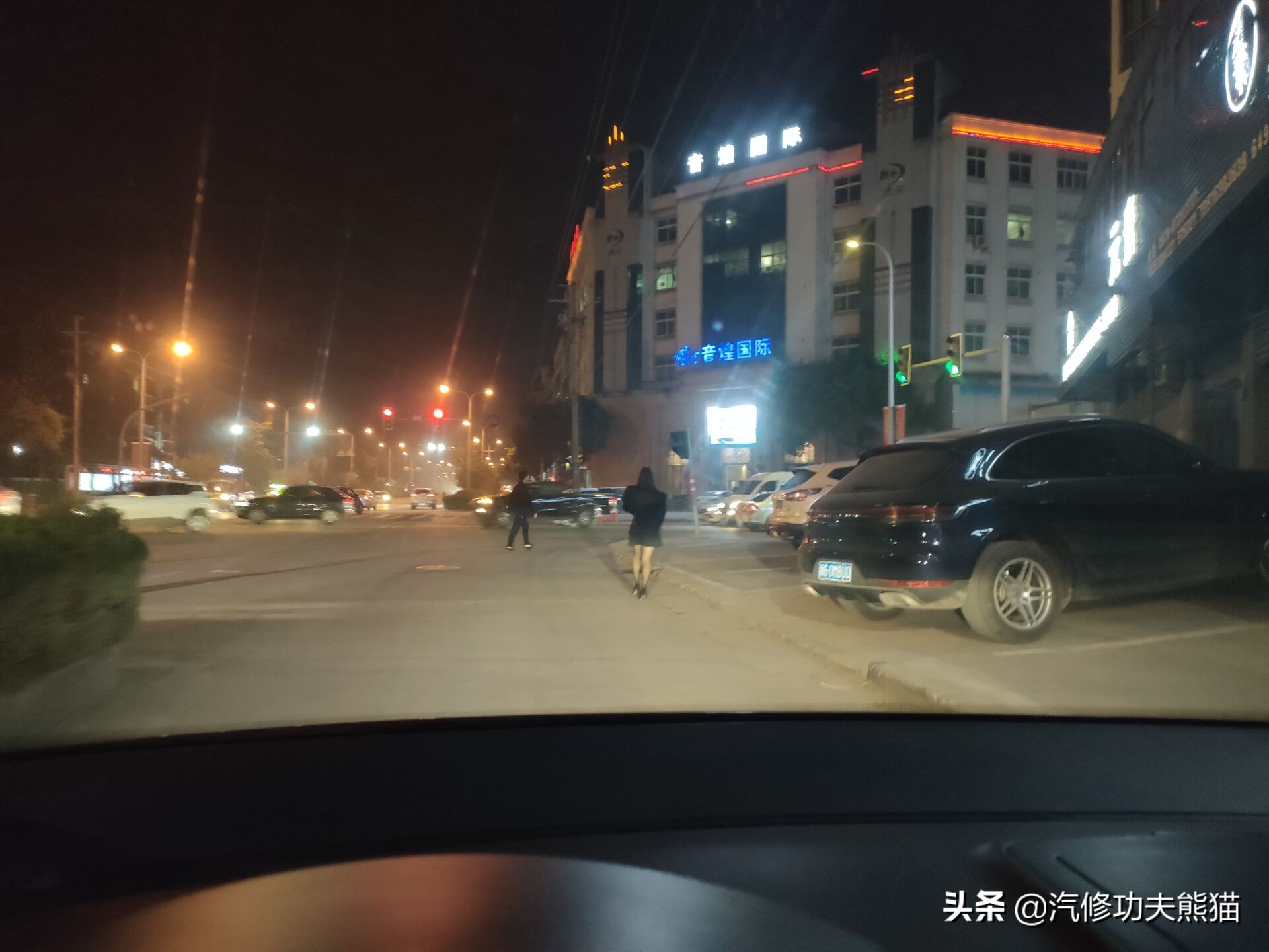 当年奥迪q5落地多少钱,当年奥迪q52018款典藏版价格