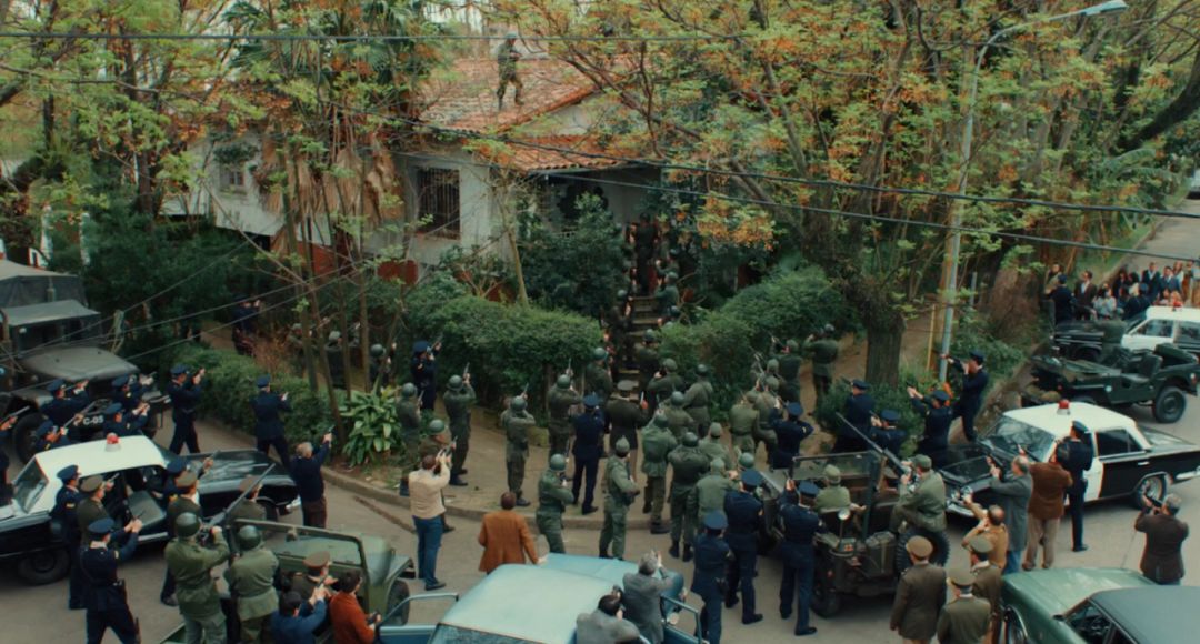 *欲情**疯狂、*社会反**，他美得像梦露却杀人无数