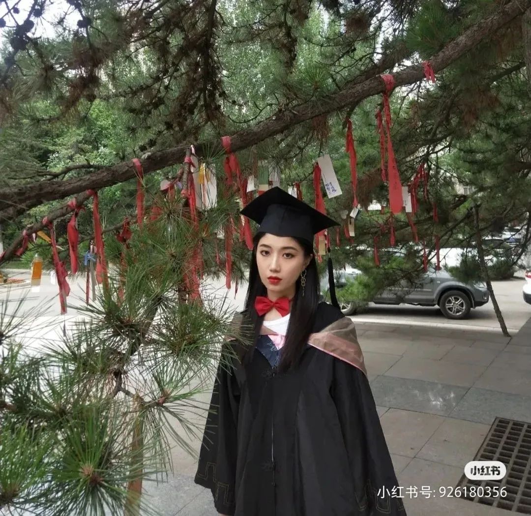 美院中国风学士服,九大美术学院学士服