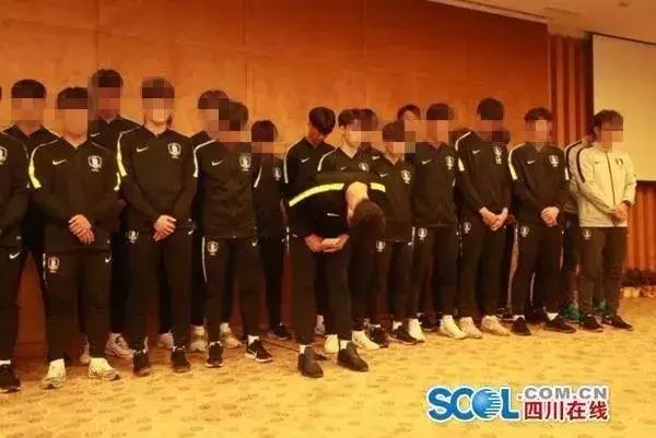 韩国选手输球后怒摔球拍韩国反应,中国队赢球后被韩国队恶意冲撞