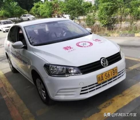 驾照一年扣满18分怎么办,驾照一年扣了12分第二年怎么处理