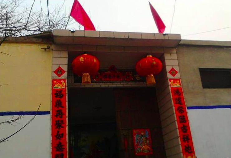 过年贴对联挂灯笼讲究动画,过年农村挂灯笼的讲究