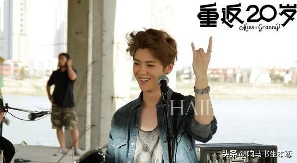 致爱yoursong鹿晗现场版蓝色衬衫,最纯爱的时候鹿晗为粉丝写歌致爱