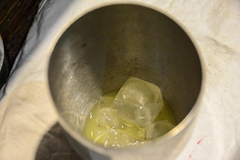 女的爱喝烈酒，男的抱头痛哭—北海调酒师给我讲述他的“治疗史”