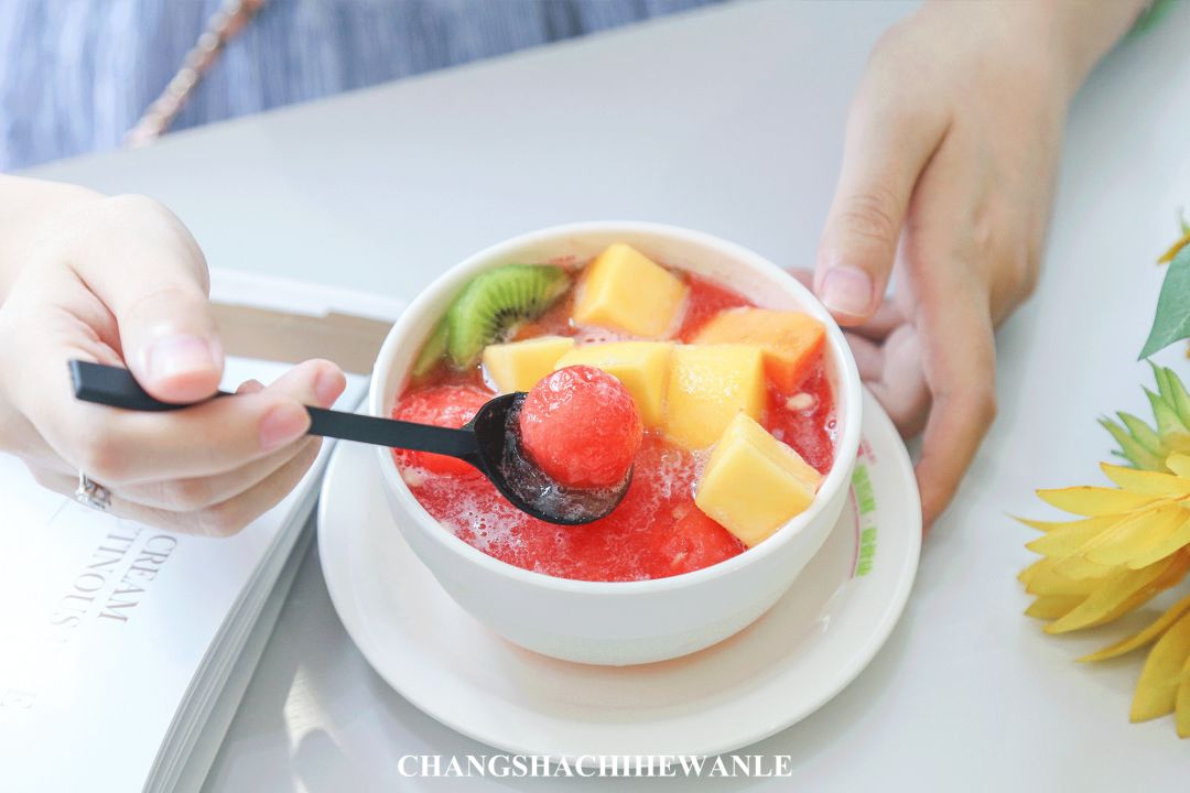 夏天必做必吃的美食冰镇西瓜,夏天最适合吃的西瓜美食