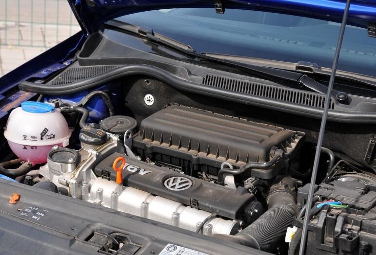 买雪铁龙世嘉好还是买polo好,13年的自动挡世嘉值得入手吗