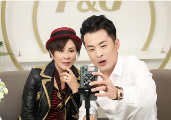 网红捐1亿5000万 (网红捐1.5亿后续)