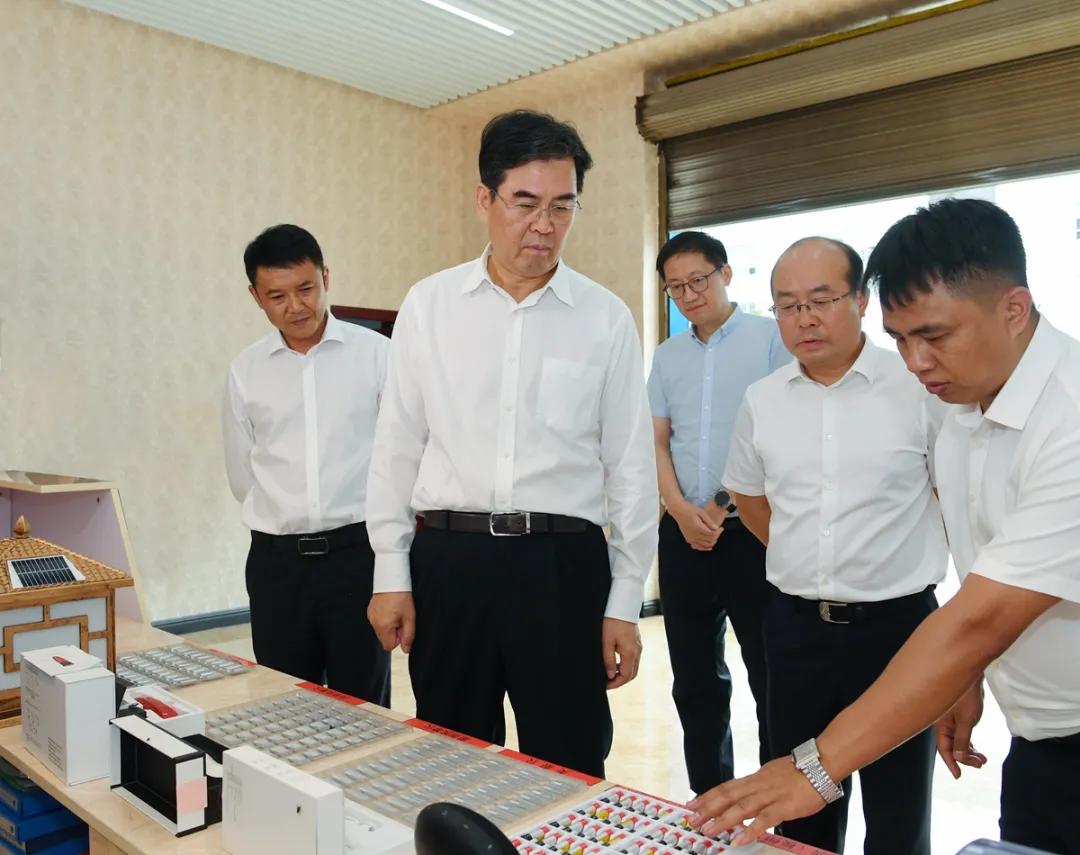 李炳军在赫章县威宁自治县调研时强调:以高质量发展巩固脱贫成果促进乡村振兴