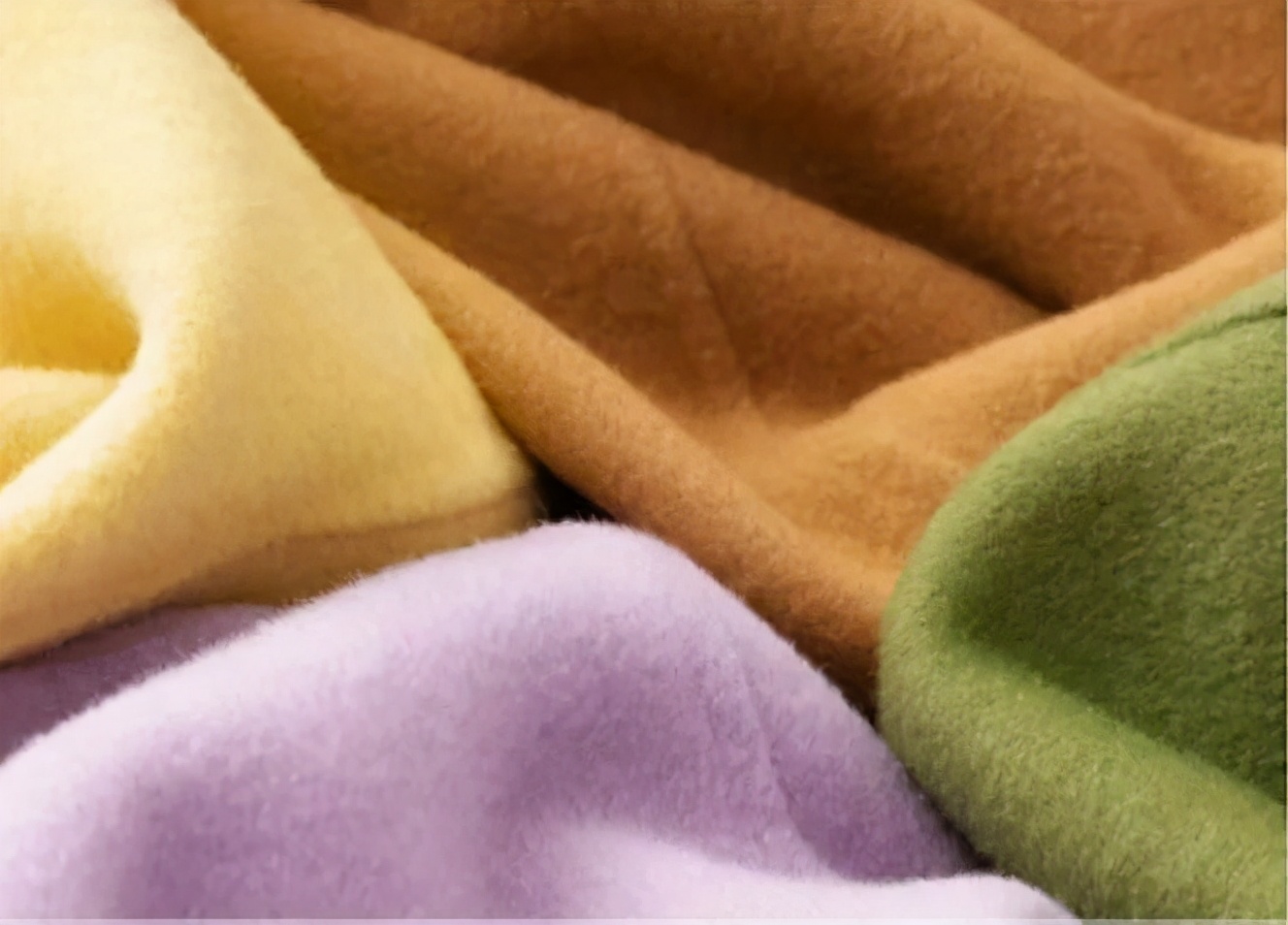 大格子大衣好看吗,焦糖色大衣好看吗