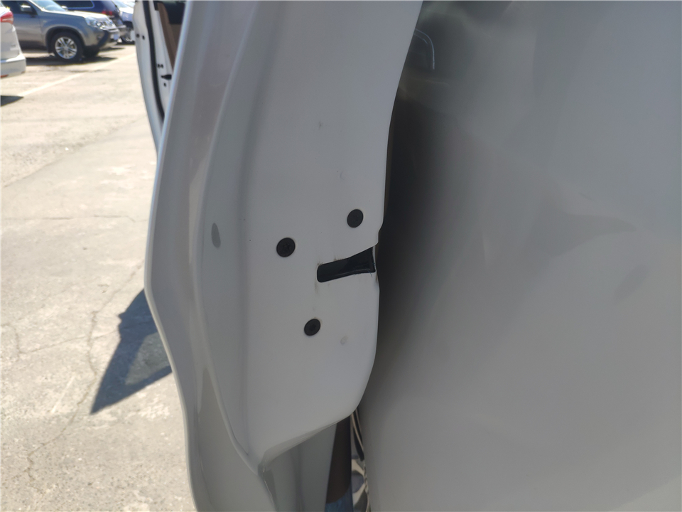 移门下轨异响怎么解决,中门松动异响解决方法