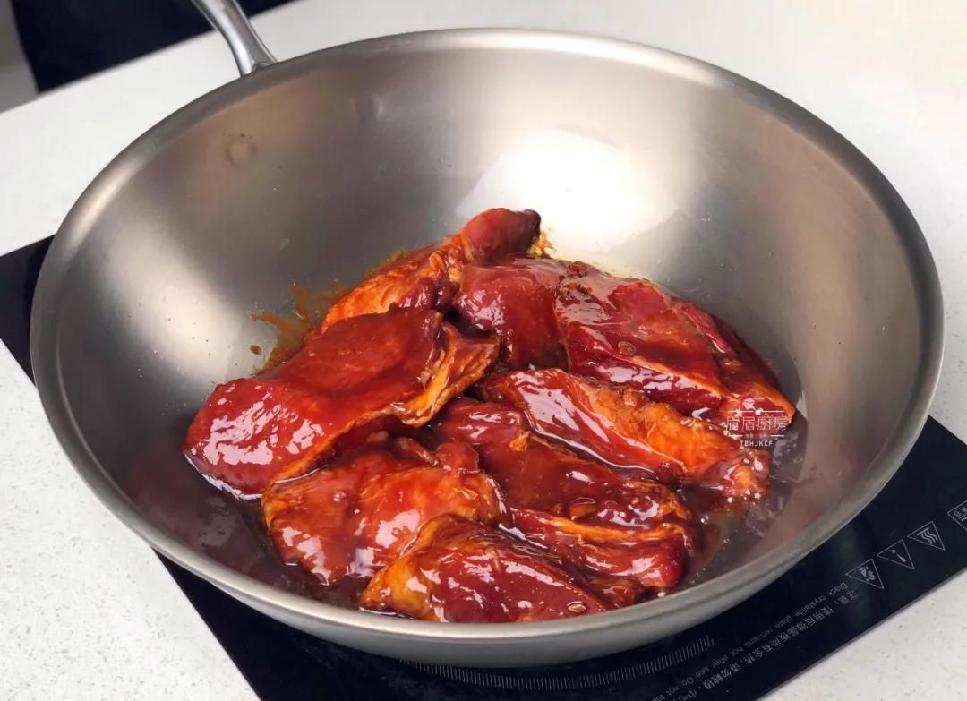 猪身上哪个部位的肉炒着最好吃,猪身上的肉都适合做什么菜