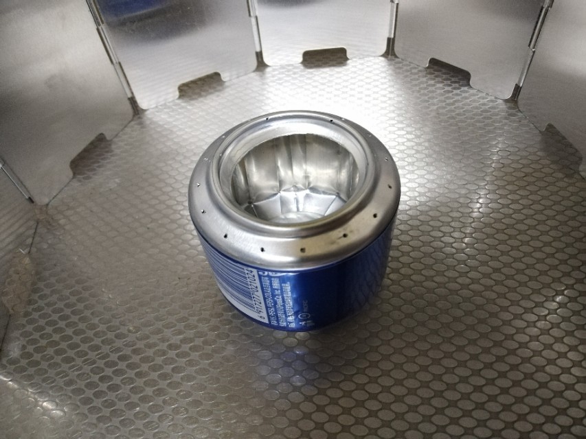 两个易拉罐做酒精炉方法,三个易拉罐自制酒精炉教程