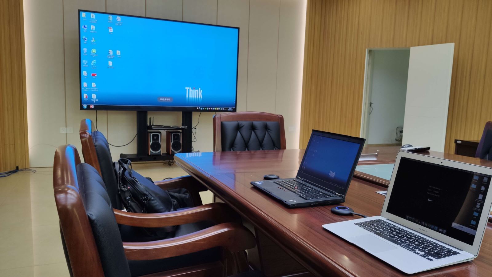 电脑同时投屏到电视和投影仪,笔记本电脑和投影怎么无线连接