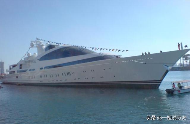 世界最大军舰改游艇,退役军舰打造豪华邮轮