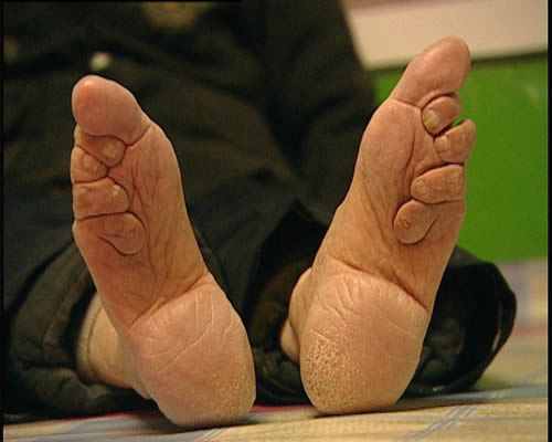 男人辫子,女人小脚,被外国人耻笑多年