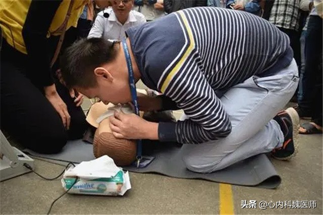 血压高突发脑出血怎么治疗30岁,高血压脑出血的前兆如何急救