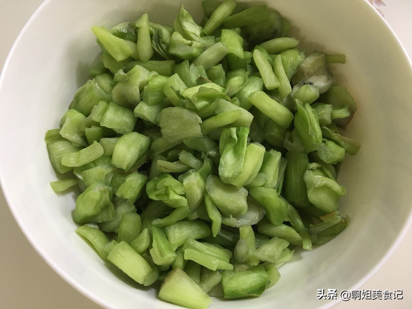 七月,我家早餐天天吃它,酸辣开胃,做一罐吃半年