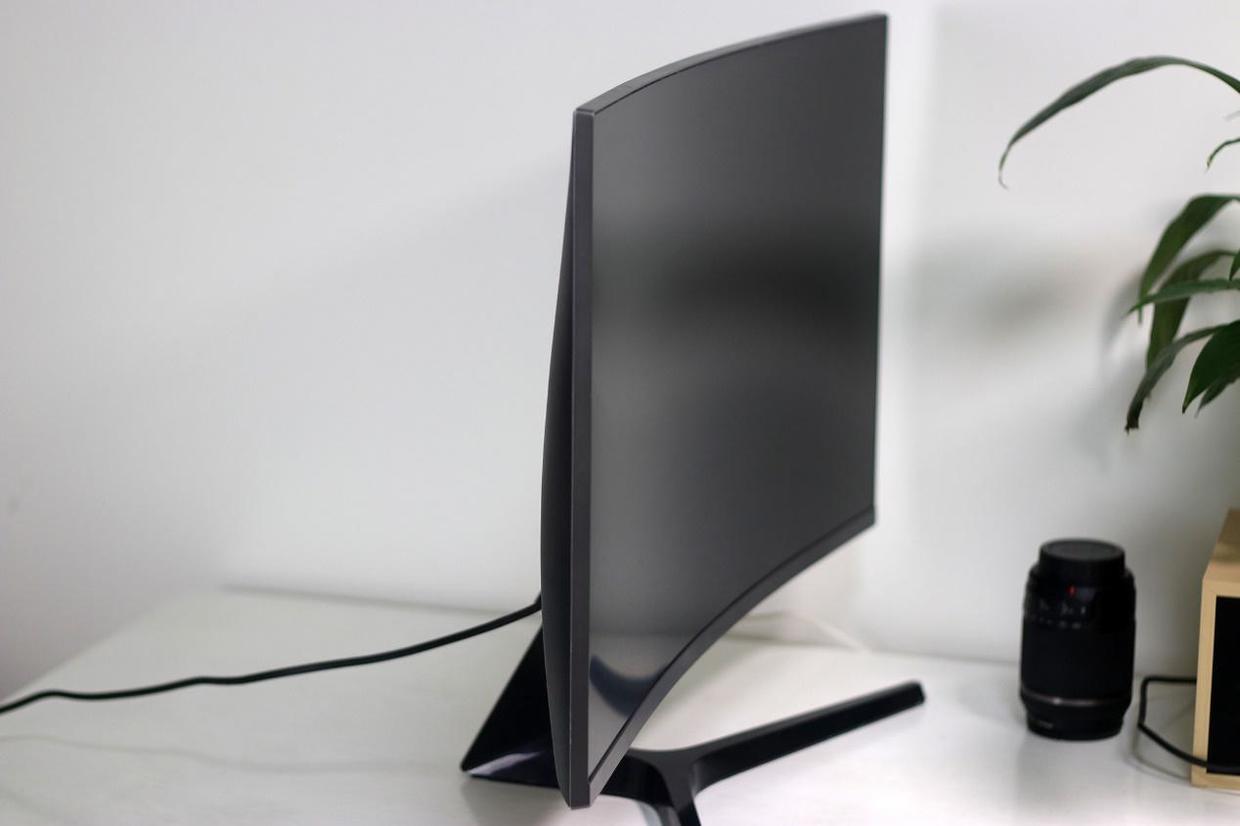 三星曲面和直面屏对比,三星曲面手机评测