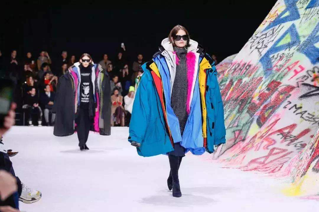 gucci彩虹新款松糕鞋 (gucci厚底带钻小白鞋)